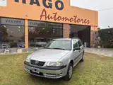 Volkswagen Gol Country - Miniatura 1