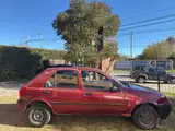 Ford Fiesta LX - Miniatura 8
