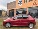 Peugeot 207 Compact XT - Miniatura 4