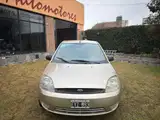 Ford Fiesta Max - Miniatura 2