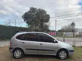 Renault Senic - Miniatura 8