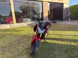 Honda CB190R - Miniatura 2
