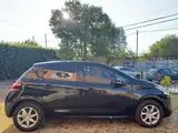 Peugeot 208 Allure - Miniatura 4