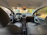 Peugeot 208 Allure - Miniatura 9