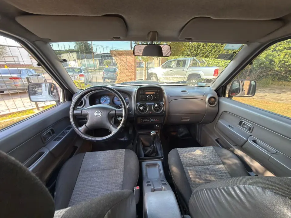 Nissan Frontier - Foto 9
