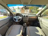 Chevrolet Celta - Miniatura 9