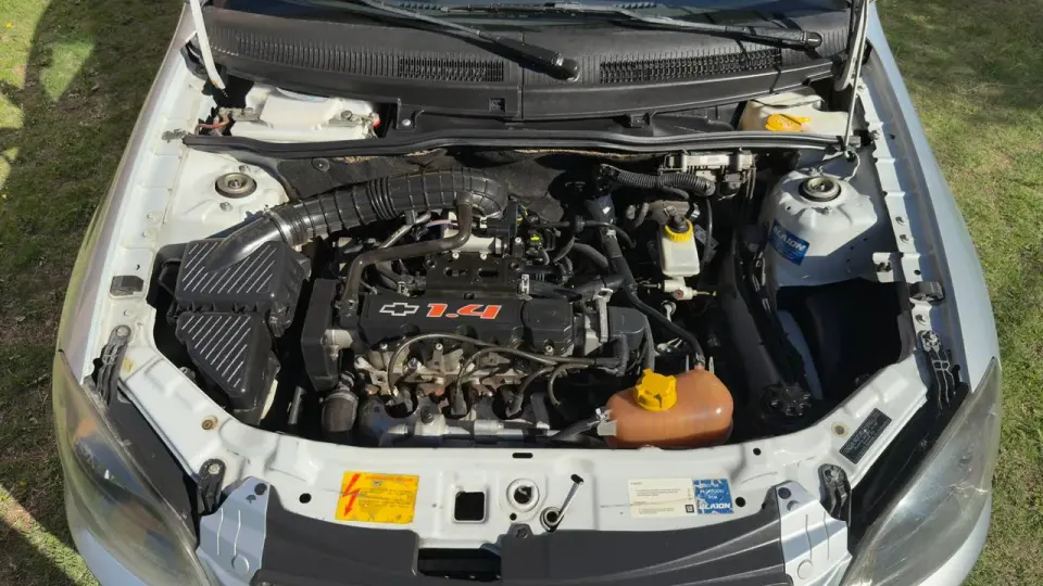 Chevrolet Celta - Foto 11