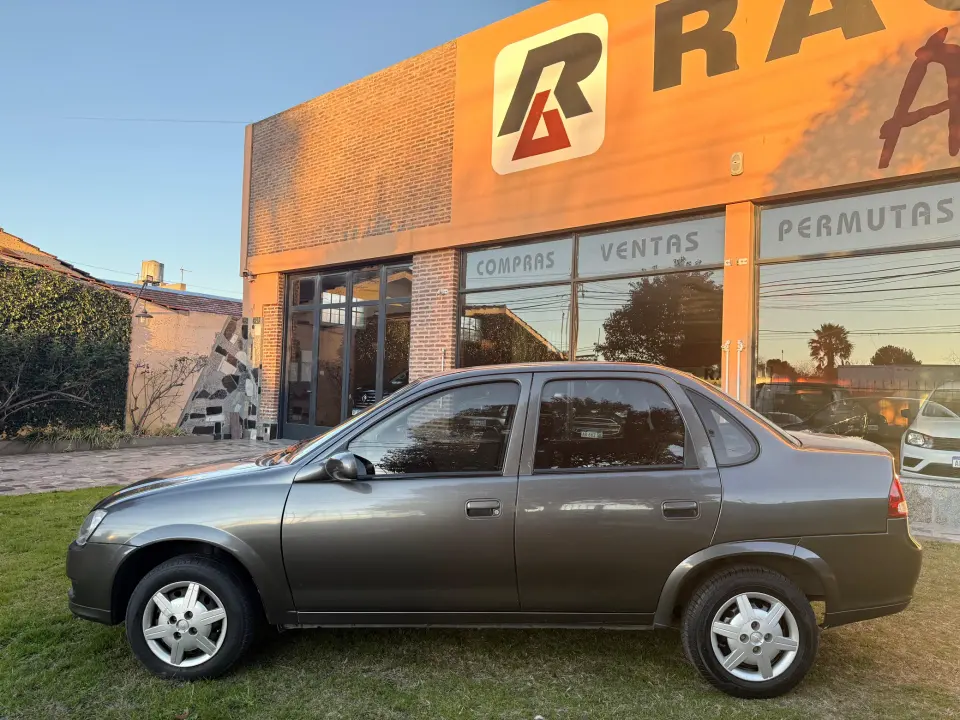 Chevrolet Corsa LS + Airbag-ABS - Foto 8