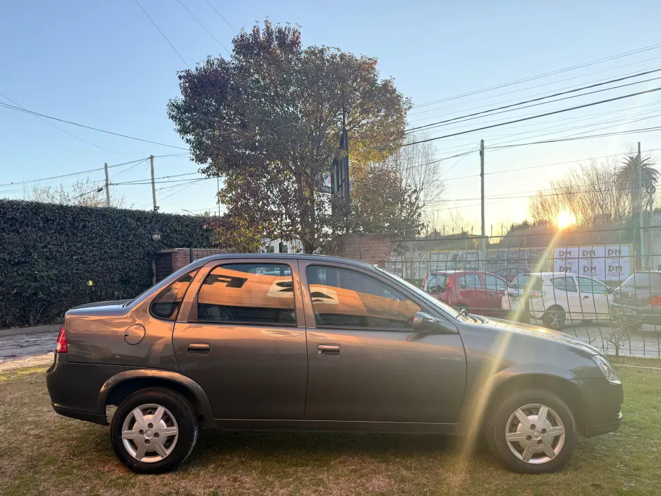 Chevrolet Corsa LS + Airbag-ABS - Foto 4