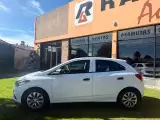 Chevrolet Onix LT - Miniatura 8